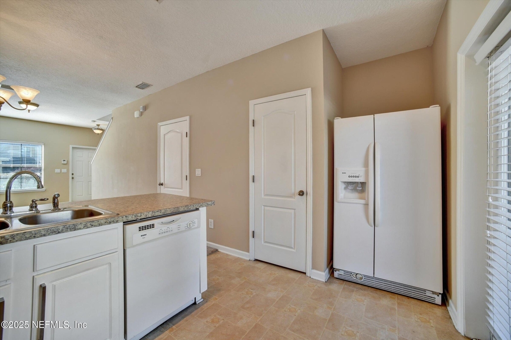 480 Cabernet Place - Photo 35