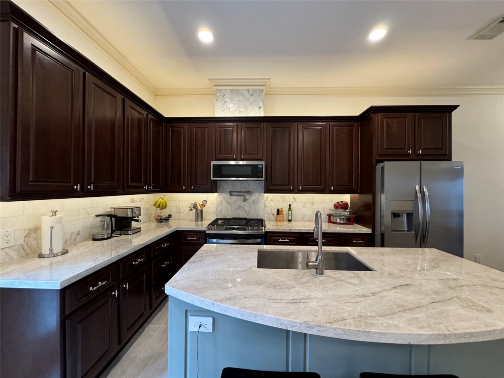 2540 Prospect Street - Photo 9