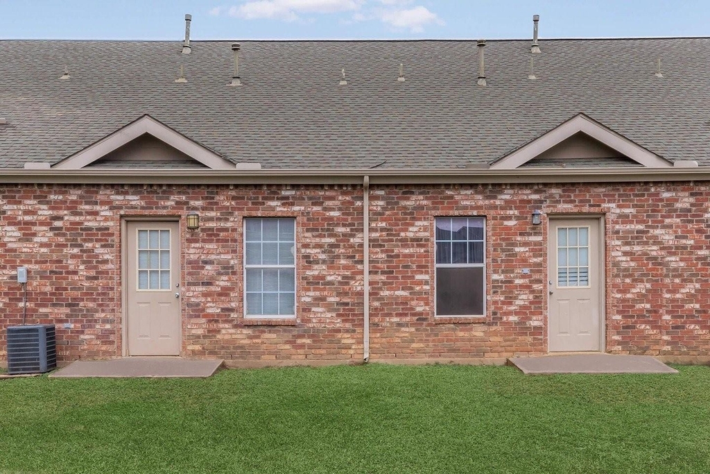 9257 Somerset Rd - Photo 1