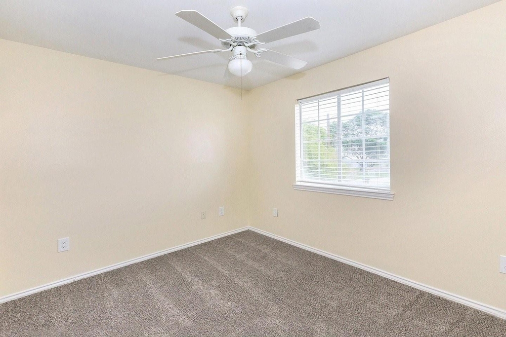 9257 Somerset Rd - Photo 14
