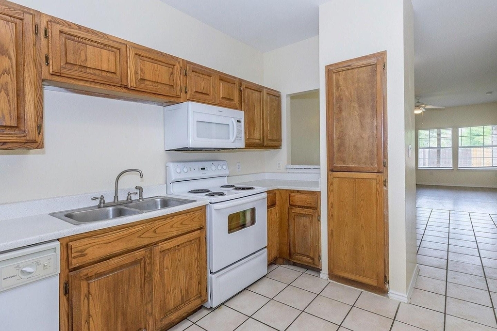 9257 Somerset Rd - Photo 9
