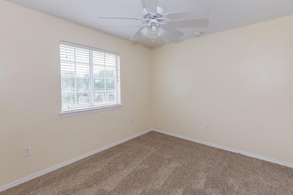 9257 Somerset Rd - Photo 16