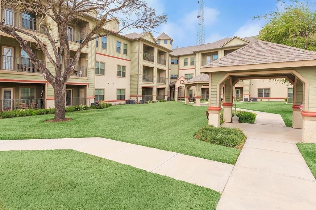 200 W Yoakum Ave Avenue - Photo 4