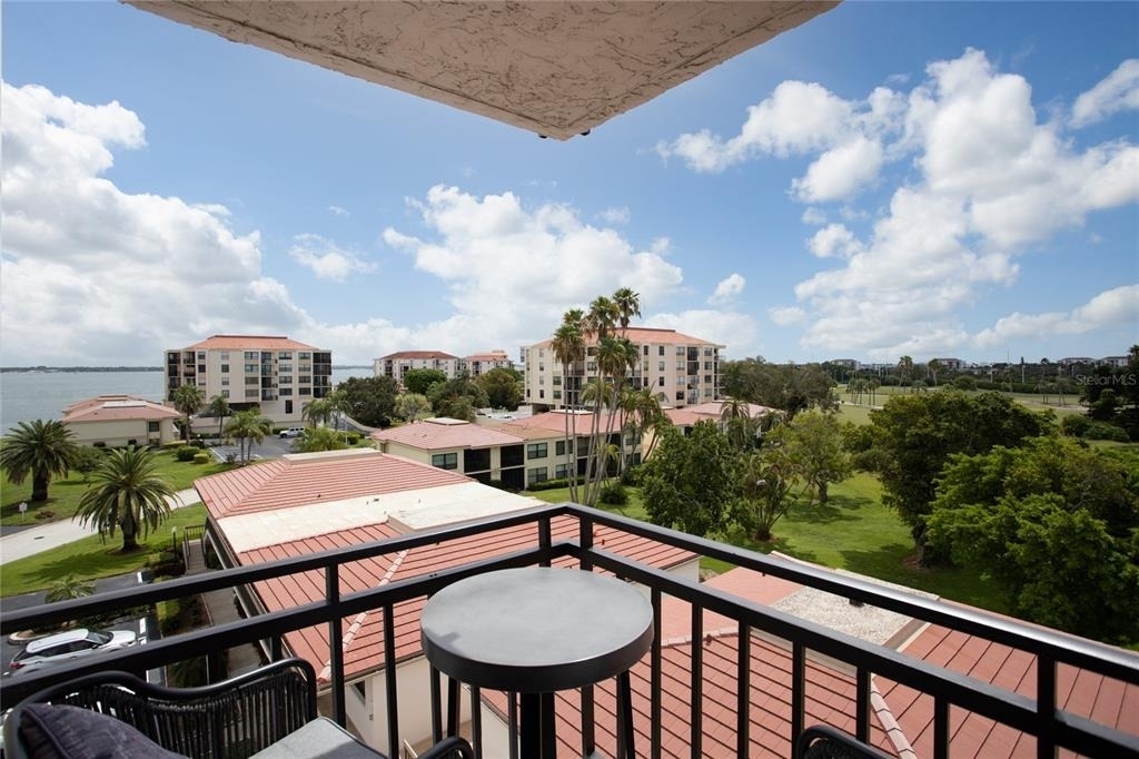 6210 Sun Boulevard - Photo 0
