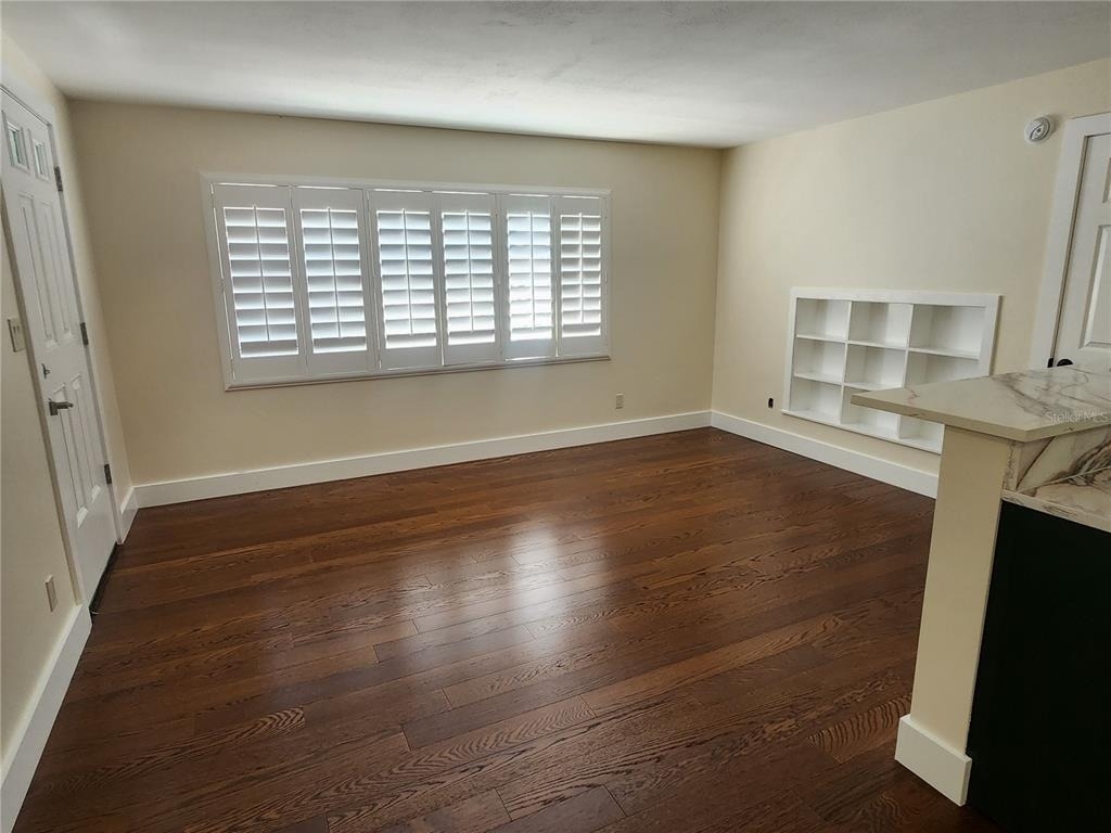 565 Golden Gate Point - Photo 5