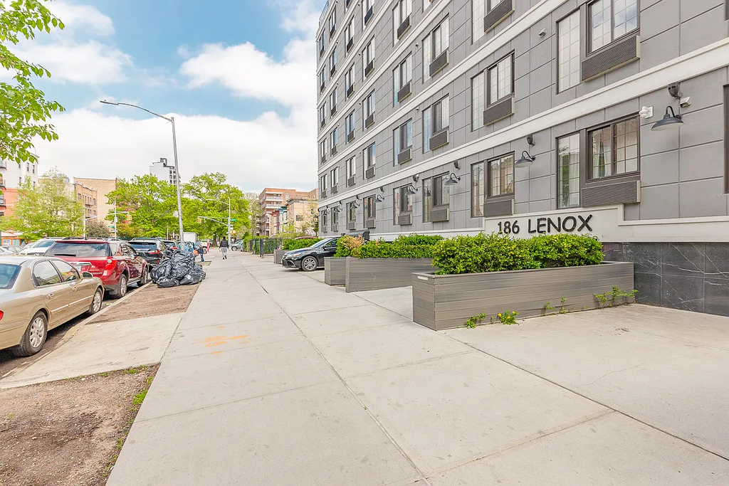 186 Lenox Road - Photo 12