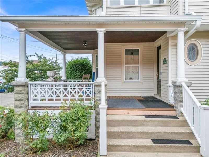 217 Jefferson Avenue - Photo 2
