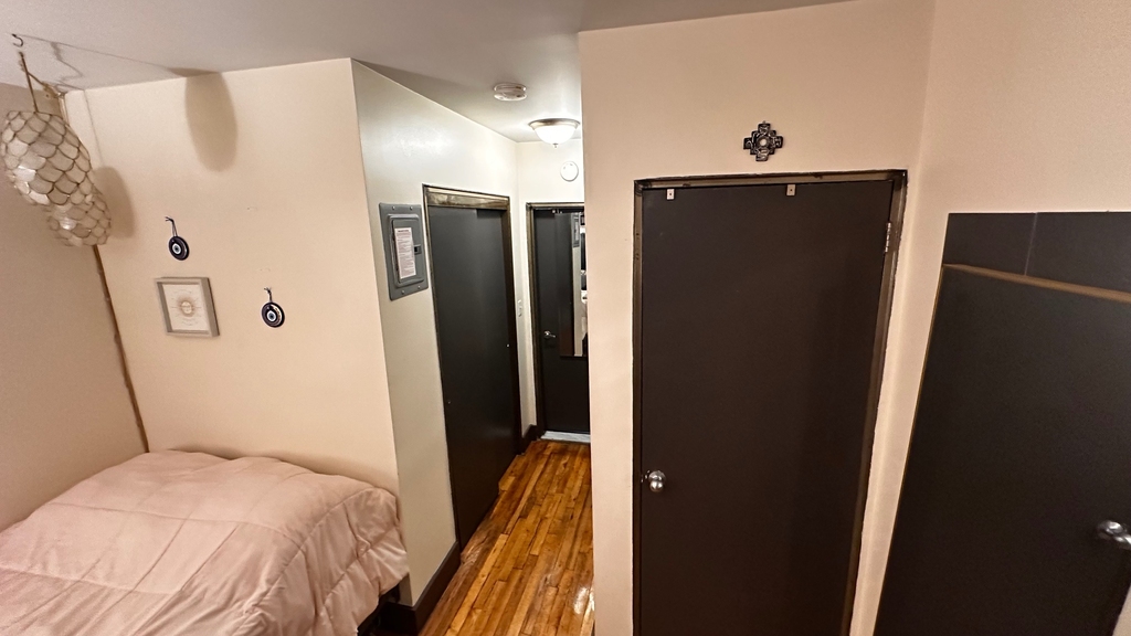 424 East 14th Street - Photo 3