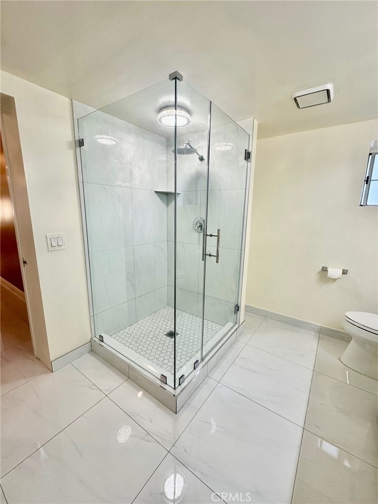 2255 E Chevy Chase Drive - Photo 23