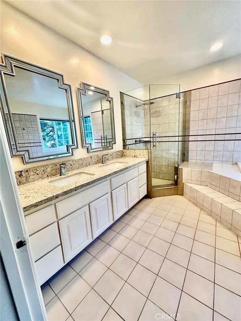 2255 E Chevy Chase Drive - Photo 14