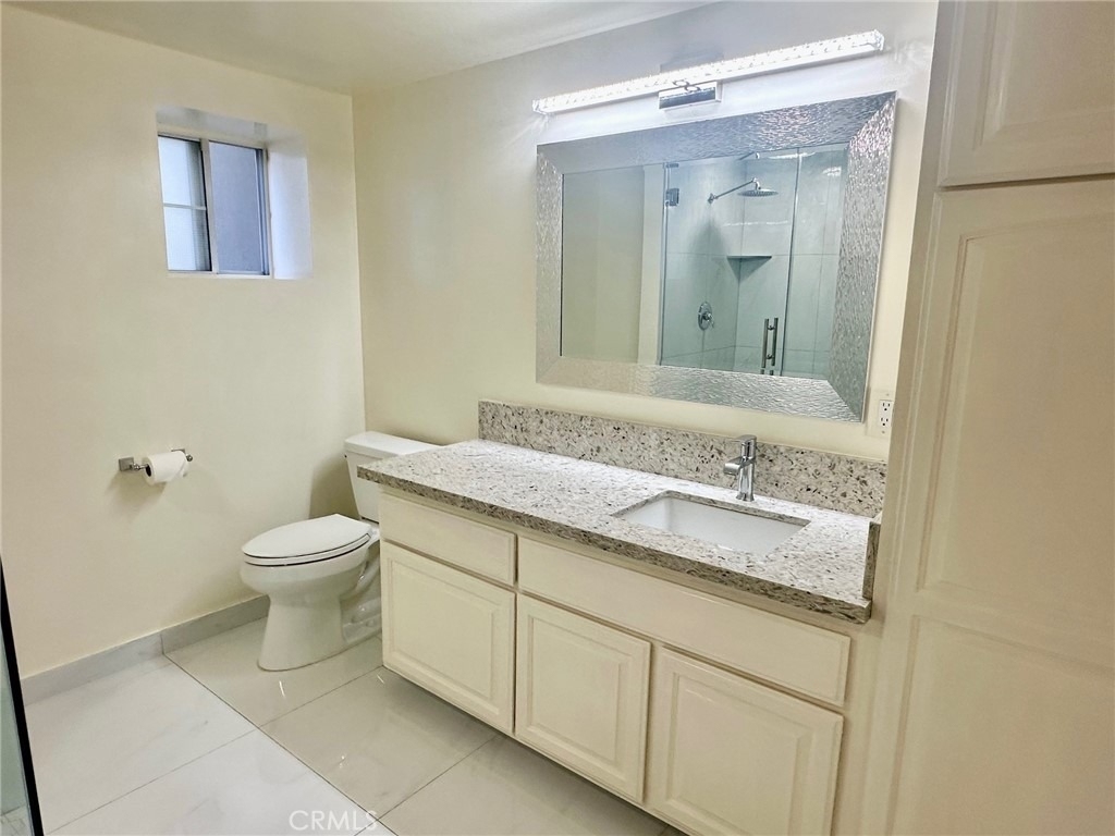 2255 E Chevy Chase Drive - Photo 22