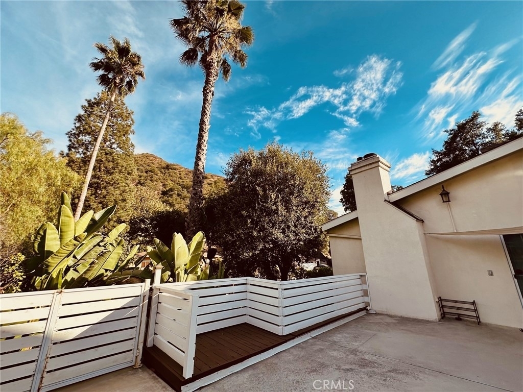 2255 E Chevy Chase Drive - Photo 44