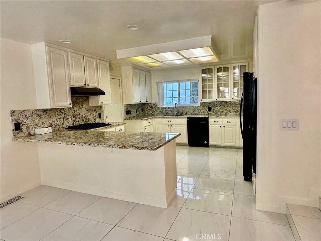 2255 E Chevy Chase Drive - Photo 8