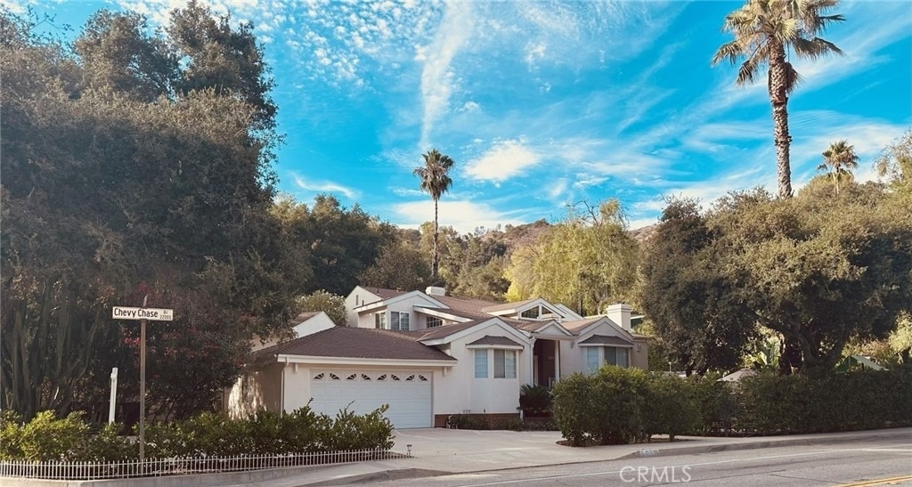 2255 E Chevy Chase Drive - Photo 35