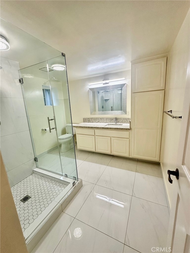 2255 E Chevy Chase Drive - Photo 24