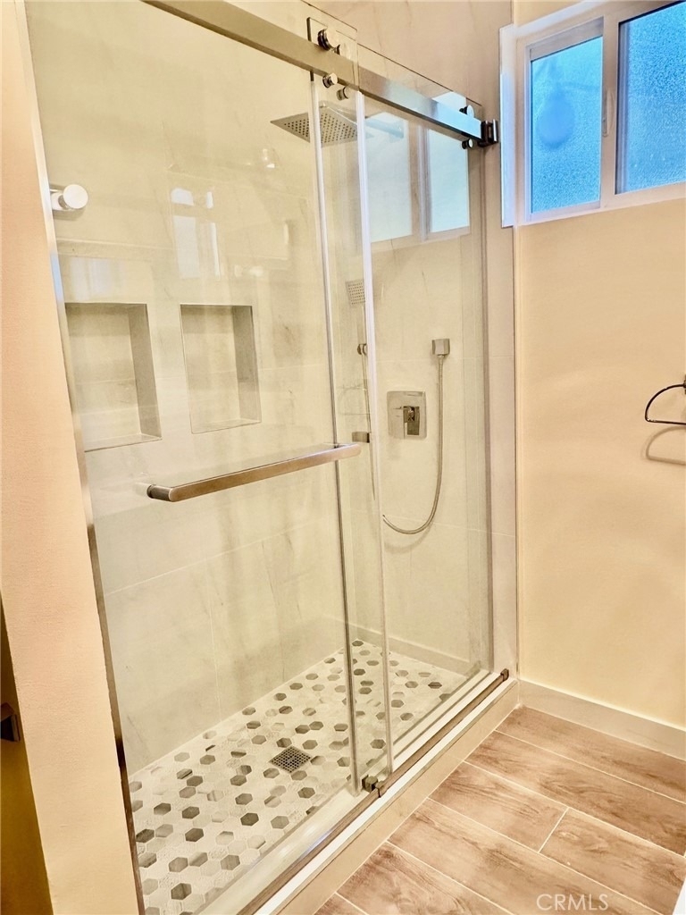 2255 E Chevy Chase Drive - Photo 17
