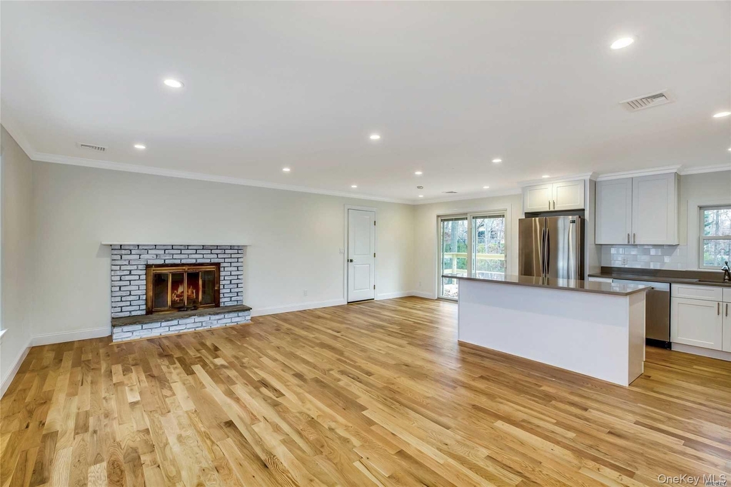 51 Ocean Avenue - Photo 2