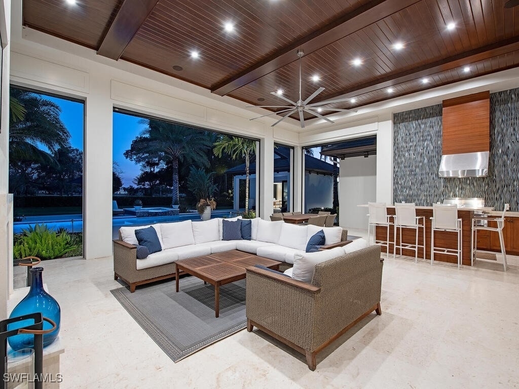 740 Banyan Boulevard - Photo 9