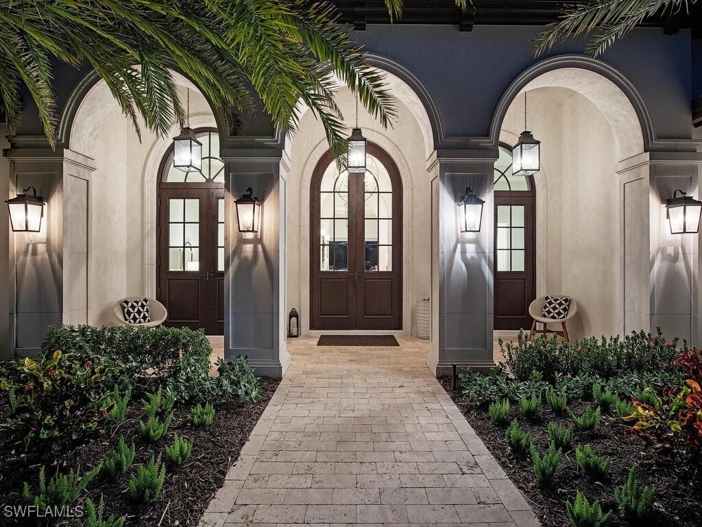 740 Banyan Boulevard - Photo 2