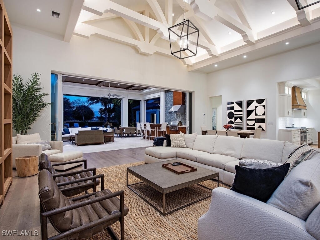 740 Banyan Boulevard - Photo 4