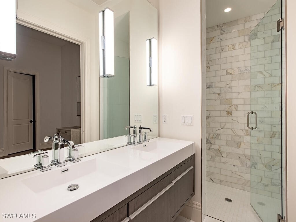 740 Banyan Boulevard - Photo 21