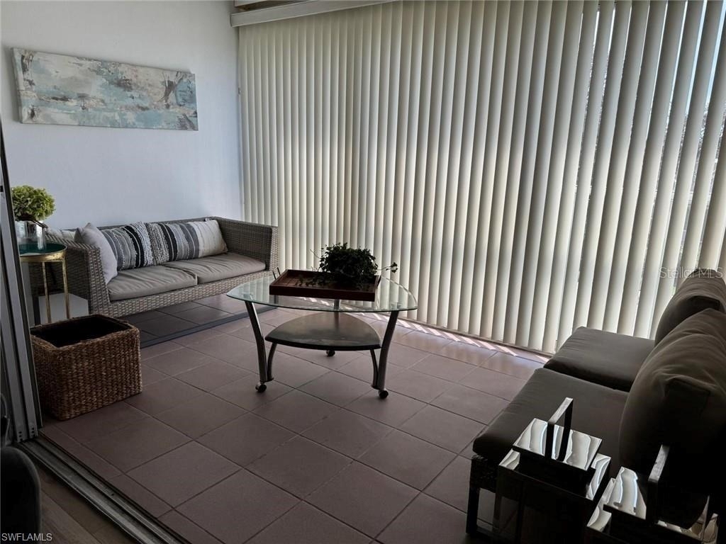 1900 Alamanda Drive - Photo 4
