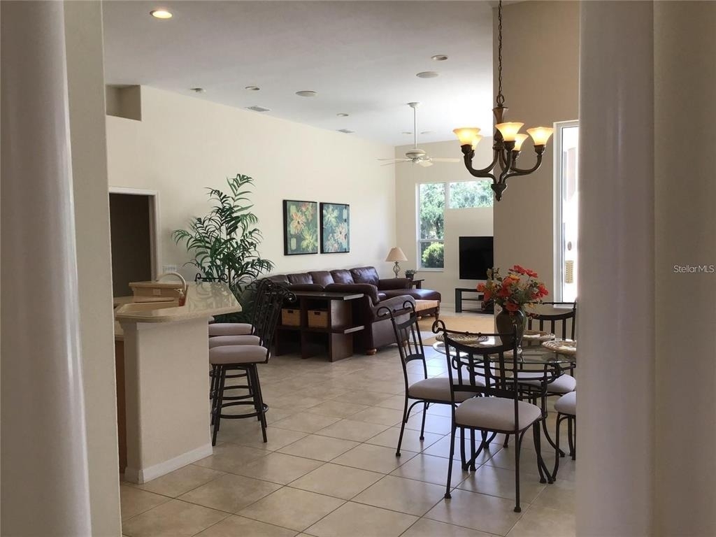 1292 W Hillsborough Boulevard - Photo 4