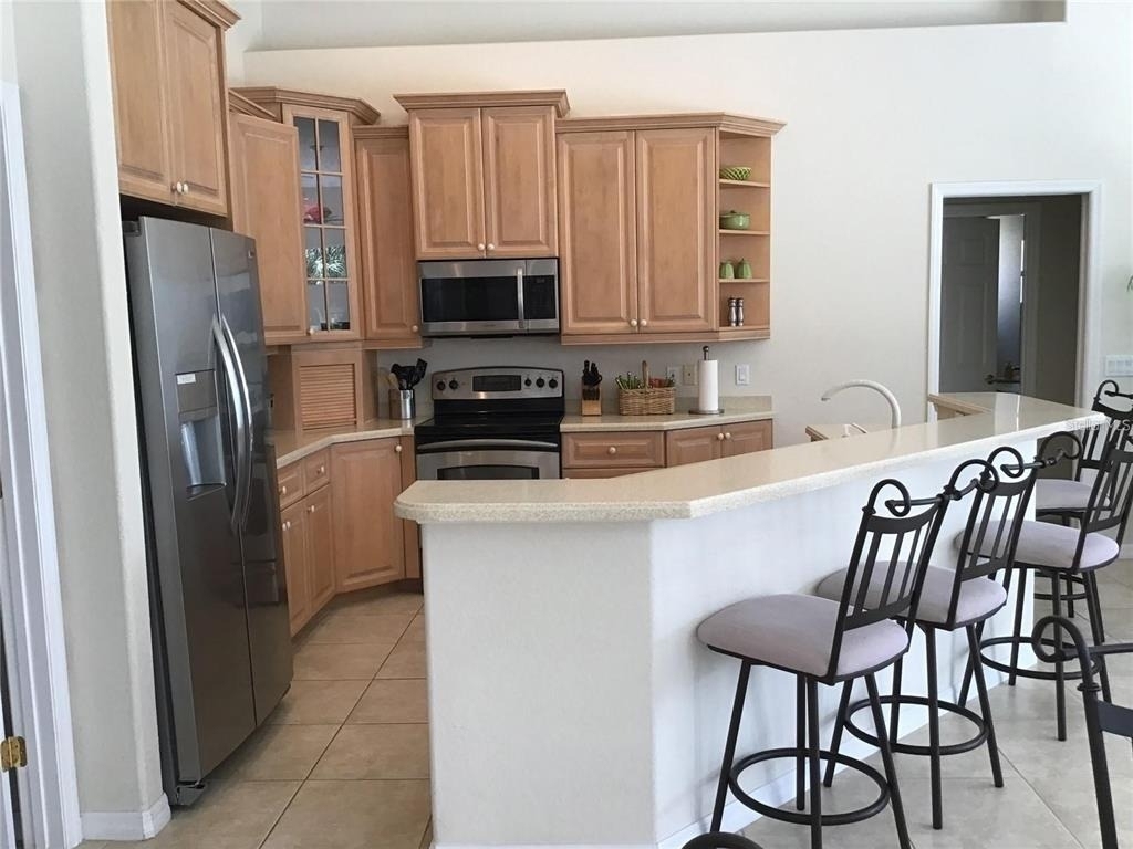 1292 W Hillsborough Boulevard - Photo 5