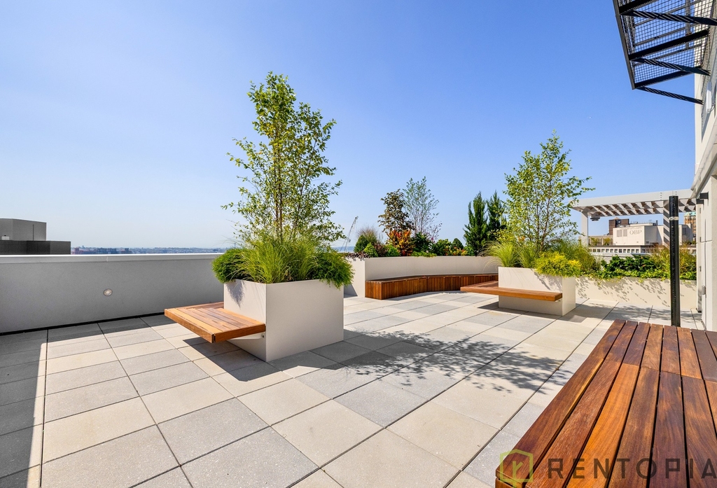 150 Lawrence Street - Photo 16