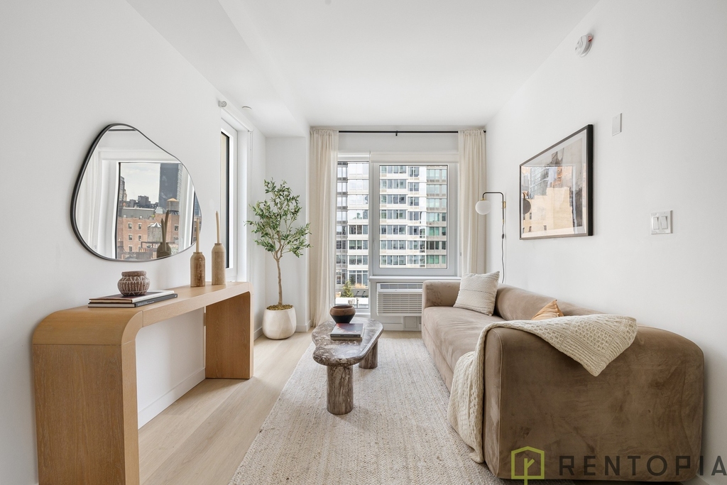 150 Lawrence Street - Photo 3