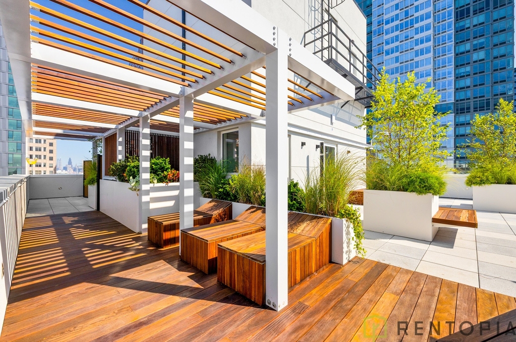 150 Lawrence Street - Photo 17