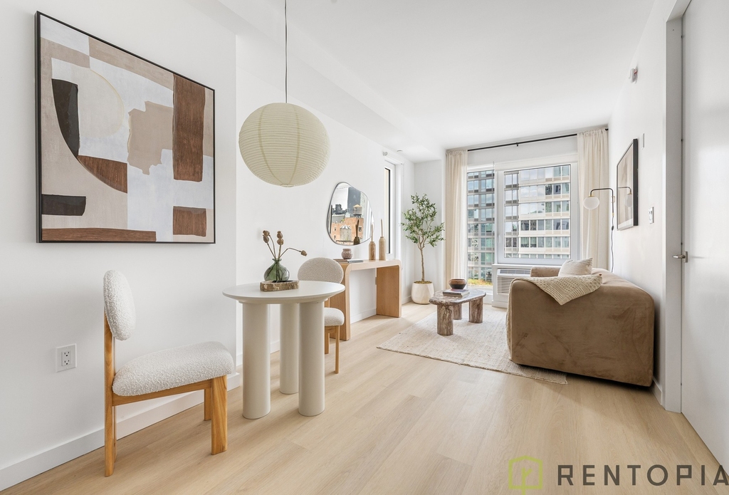 150 Lawrence Street - Photo 2