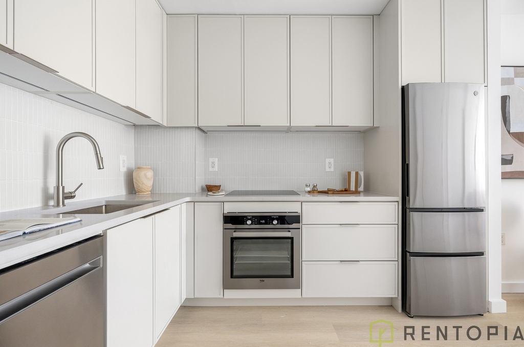 150 Lawrence Street - Photo 7