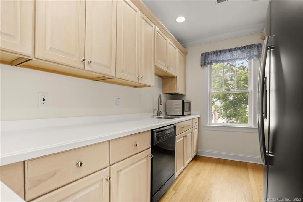 190 Main Street - Photo 8
