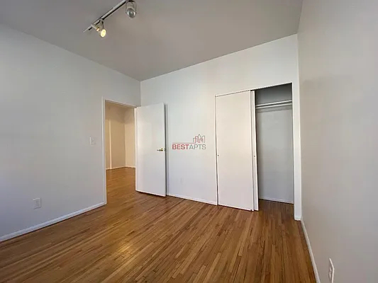 415 West 52nd Street - Photo 6