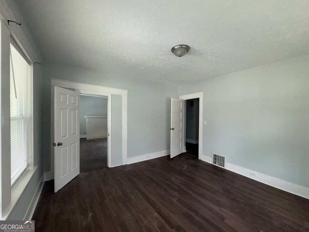 1462 Lucile Avenue Sw - Photo 2