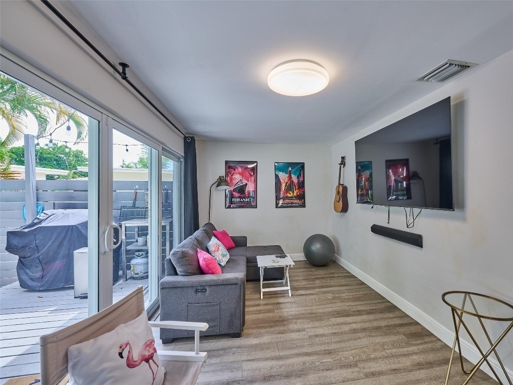 801 Ne 15th Street - Photo 1