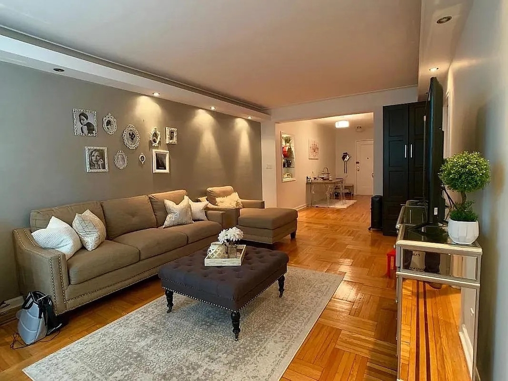 111-14 76th Avenue - Photo 2