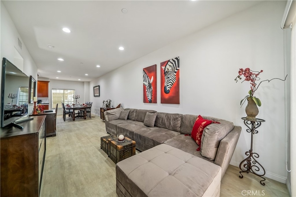 1101 N Maclay Avenue - Photo 4