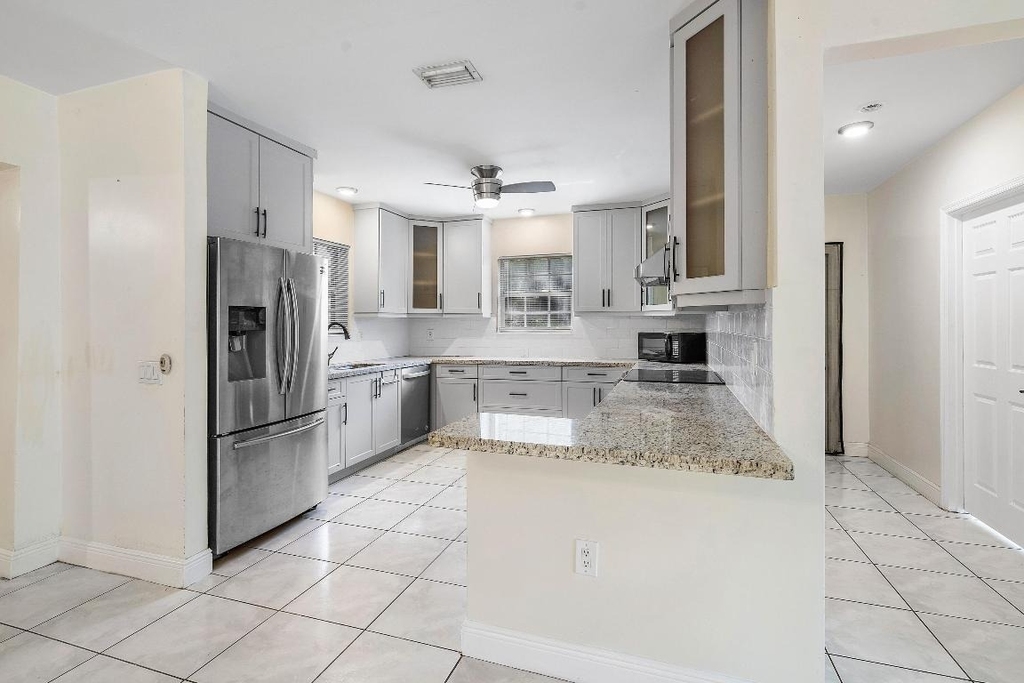 6130 Edwards Road - Photo 4