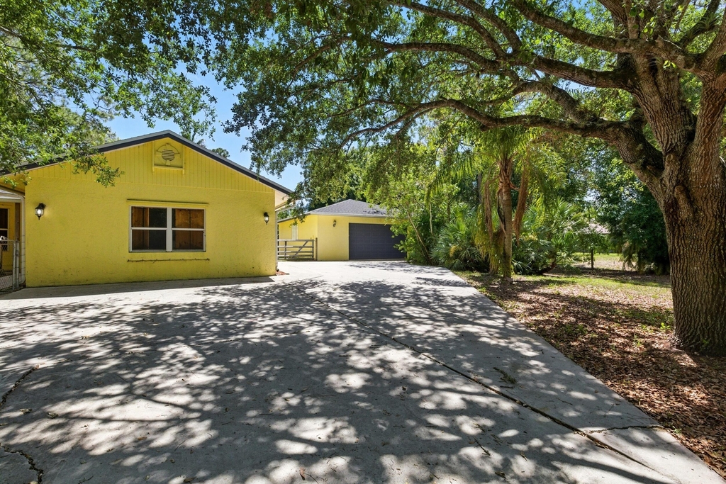 14846 61st Court N - Photo 38
