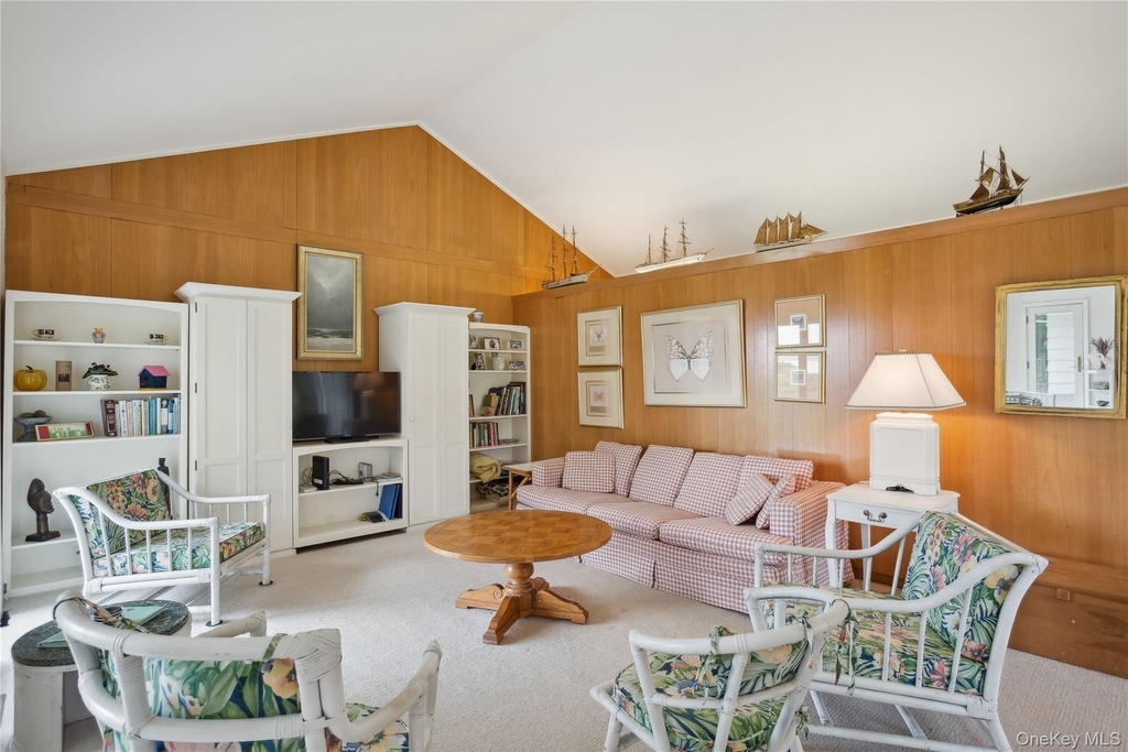 33 Beach Road - Photo 4