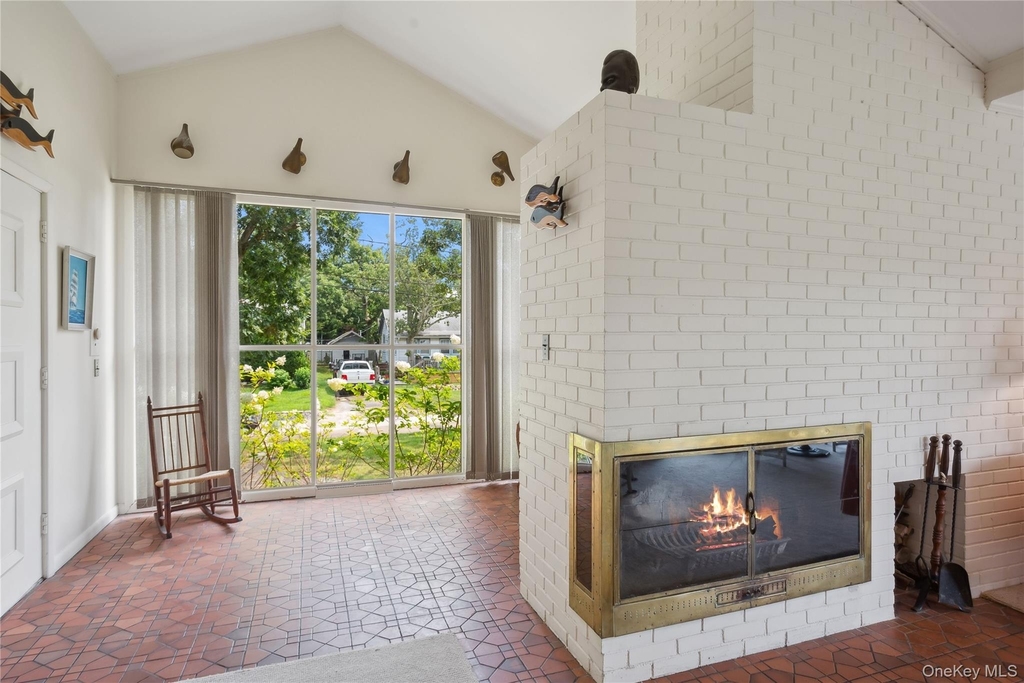 33 Beach Road - Photo 2