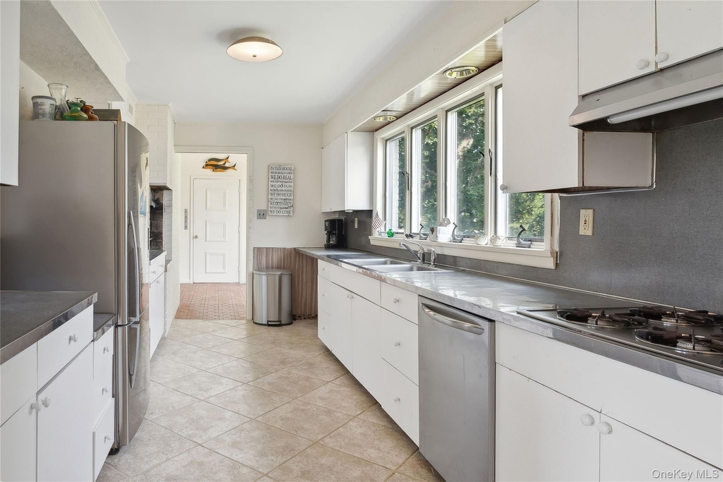 33 Beach Road - Photo 11