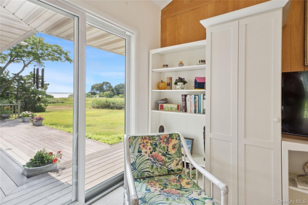 33 Beach Road - Photo 8
