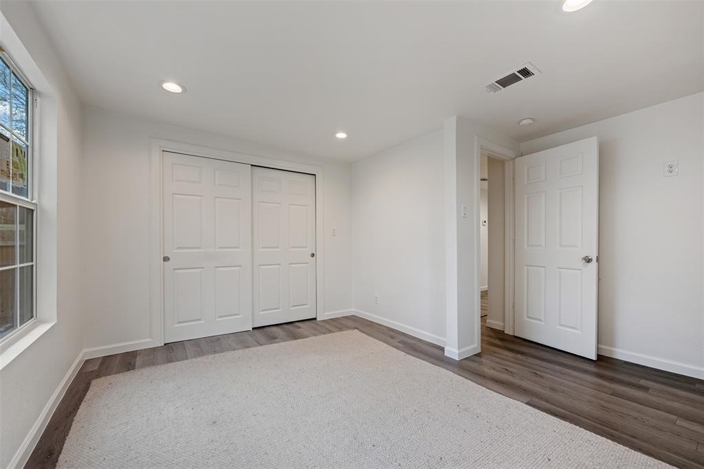 901 Valdez St - Photo 8