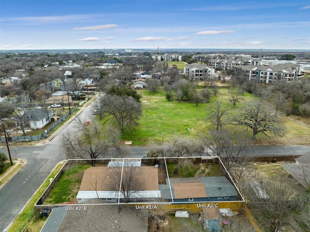 901 Valdez St - Photo 13
