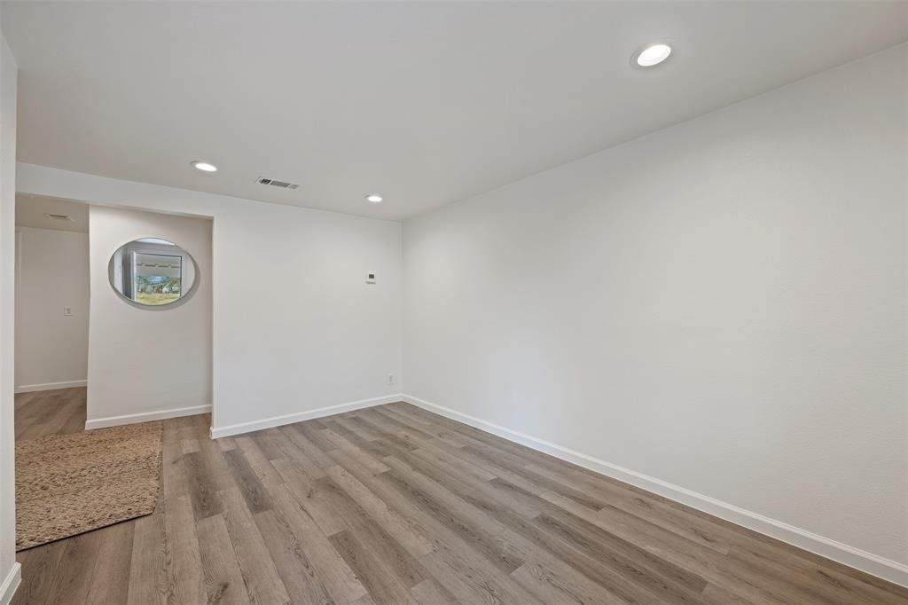 901 Valdez St - Photo 5