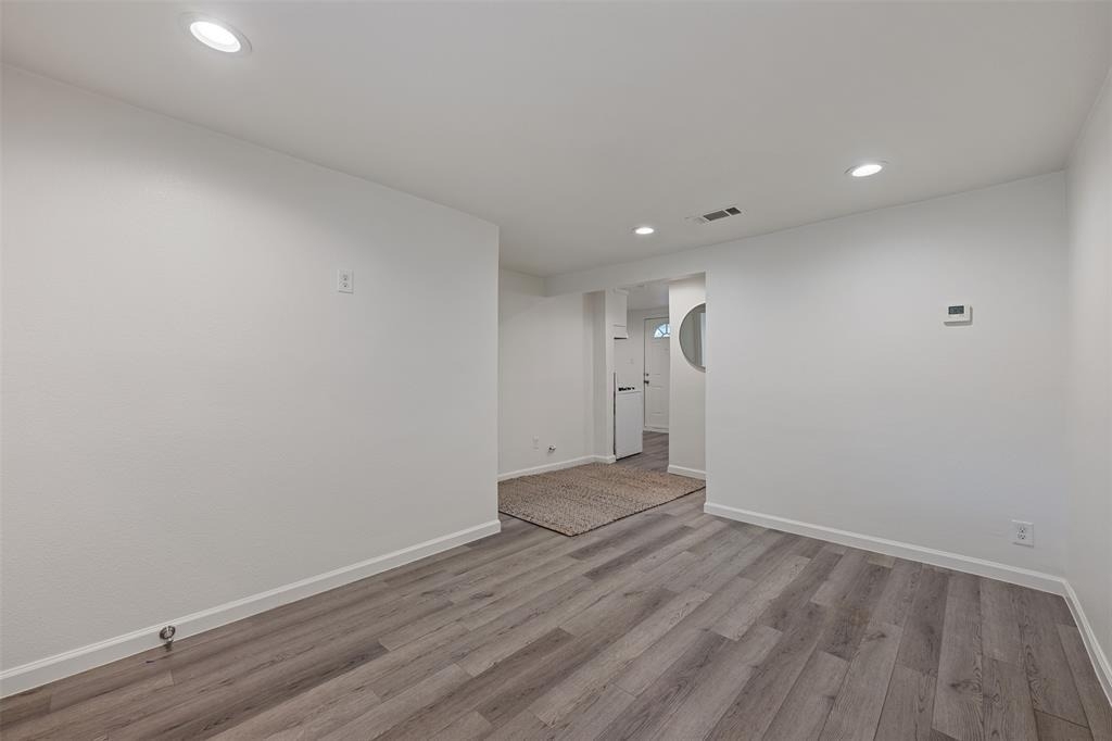 901 Valdez St - Photo 6