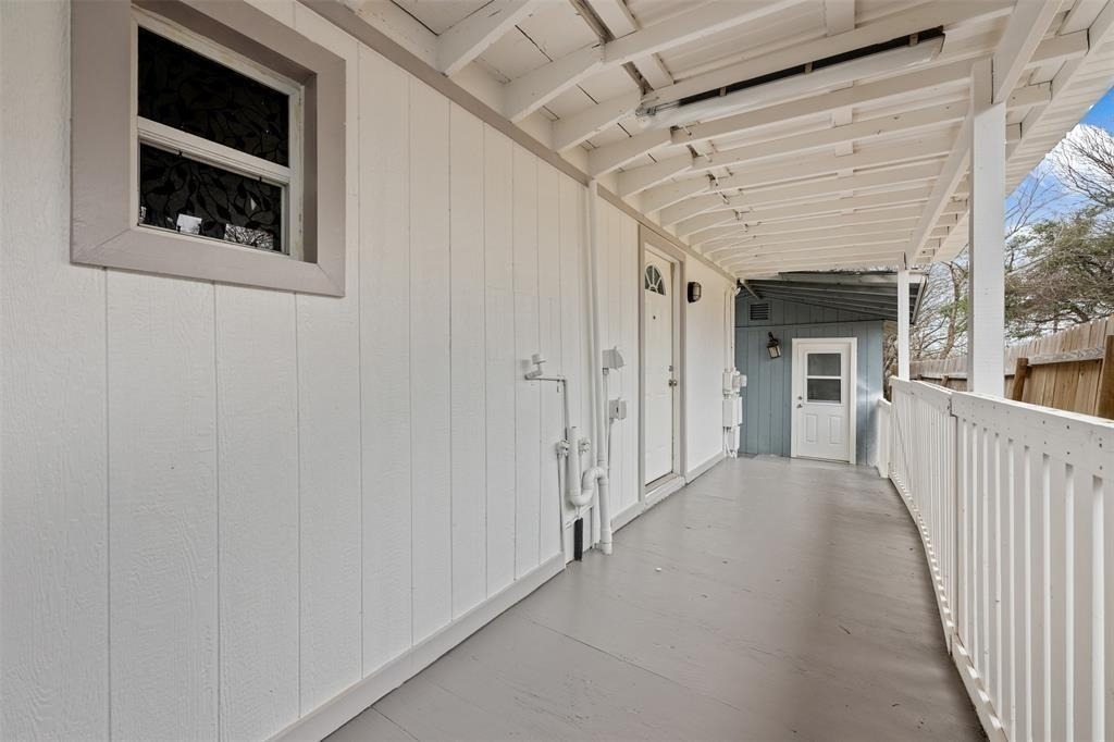 901 Valdez St - Photo 9